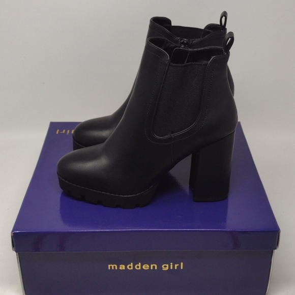 Madden Girl Black Ankle Boots - Picture 6 of 15